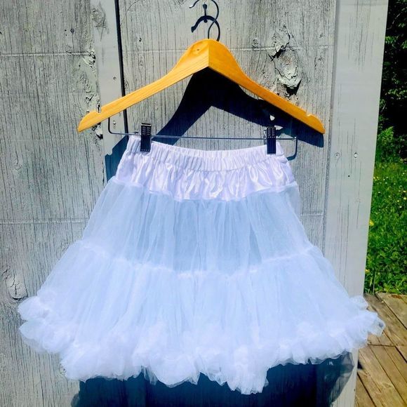 💗 White Tulle Tutu Skirt Size S/M - Picture 1 of 8